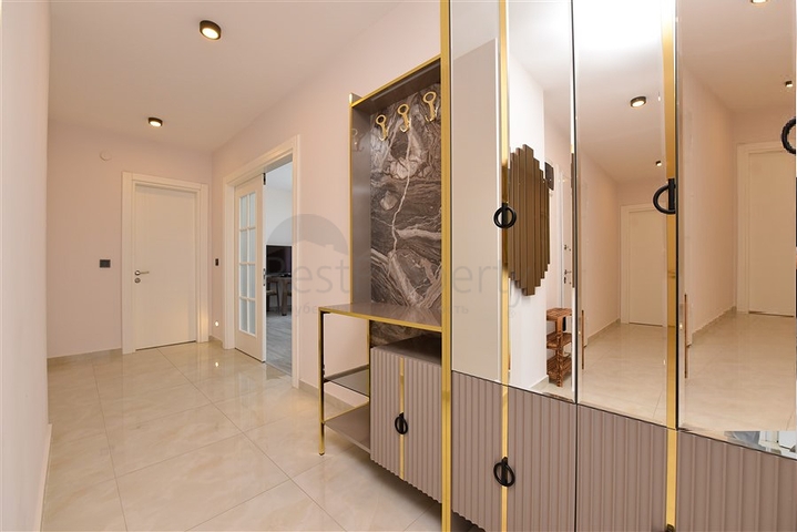 Квартира 2+1 с кладовой в районе Махмутлар