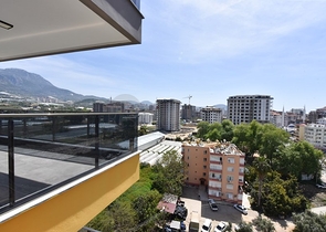 Квартира 2+1 с кладовой в районе Махмутлар