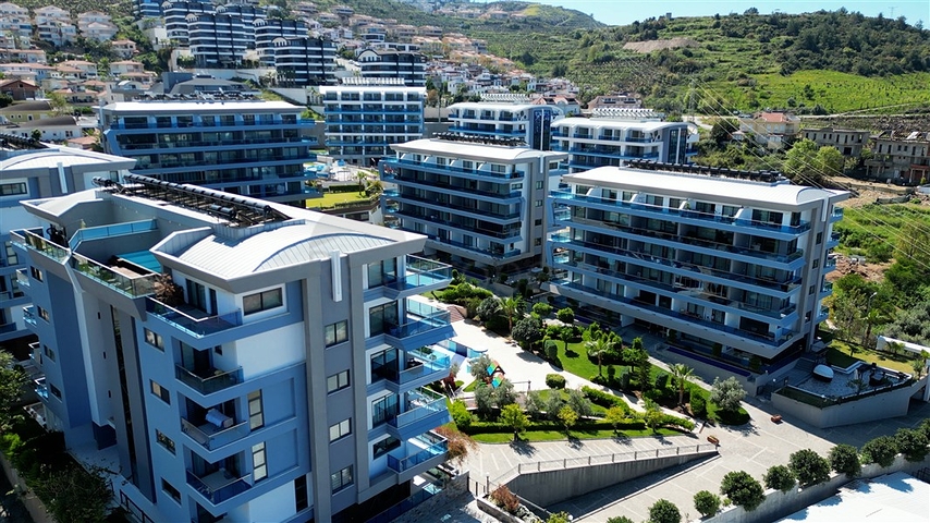 Пентхаус 3+1 со своим бассейном на крыше в районе Каргыджак