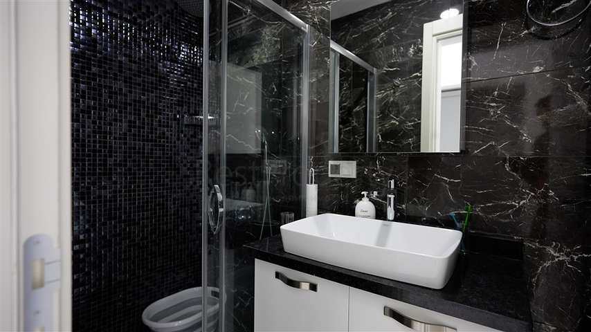 Пентхаус 3+1 со своим бассейном на крыше в районе Каргыджак