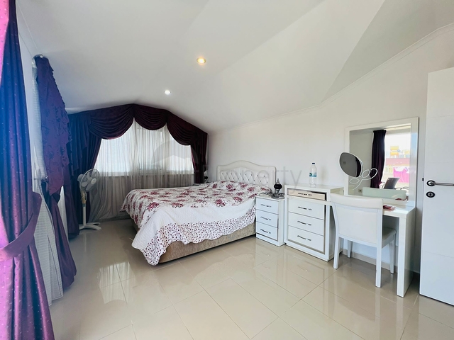 Просторный пентхаус 2+1 в центре Алании