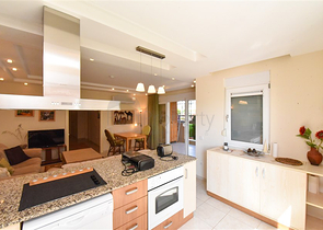 Просторные апартаменты в центральном Оба