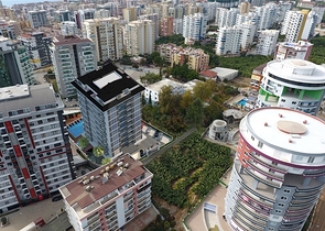 Просторная квартира планировкой 1+1 в строящемся доме в районе Махмутлар