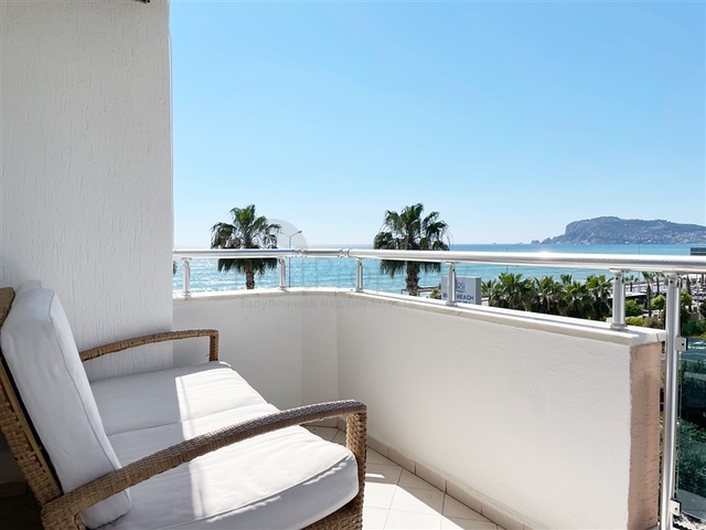 Квартира планировки 3+1 на первой береговой линии