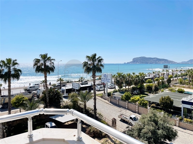 Квартира планировки 3+1 на первой береговой линии