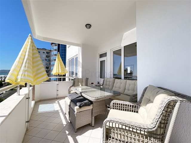 Квартира планировки 3+1 на первой береговой линии