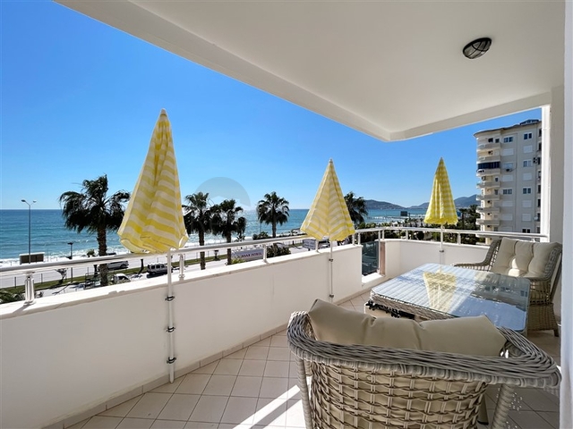 Квартира планировки 3+1 на первой береговой линии