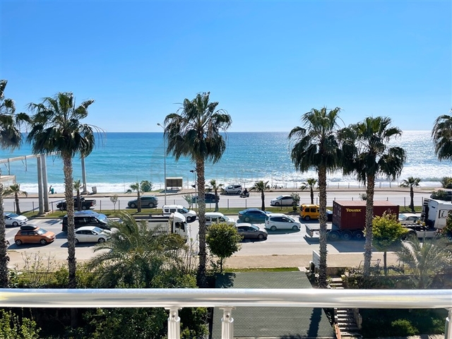 Квартира планировки 3+1 на первой береговой линии