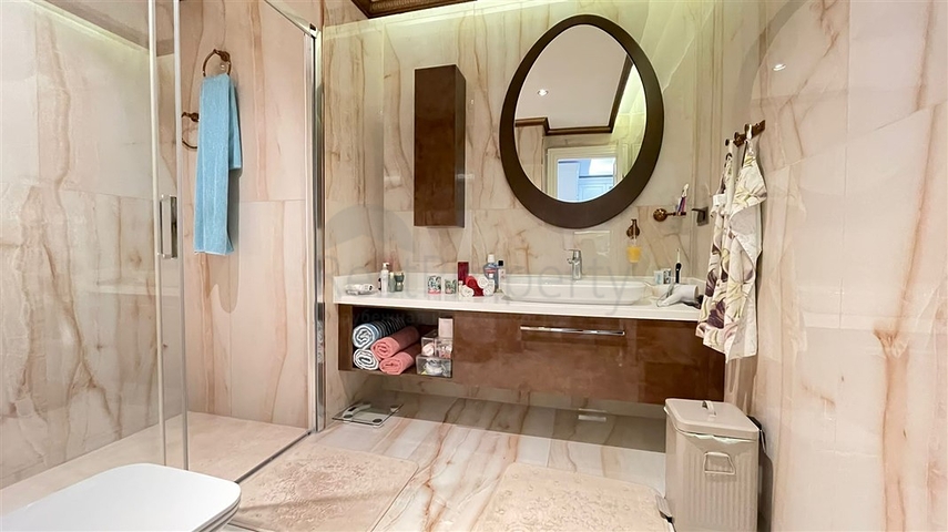 Квартира 1+1 с видом на море в европейском районе Кестель