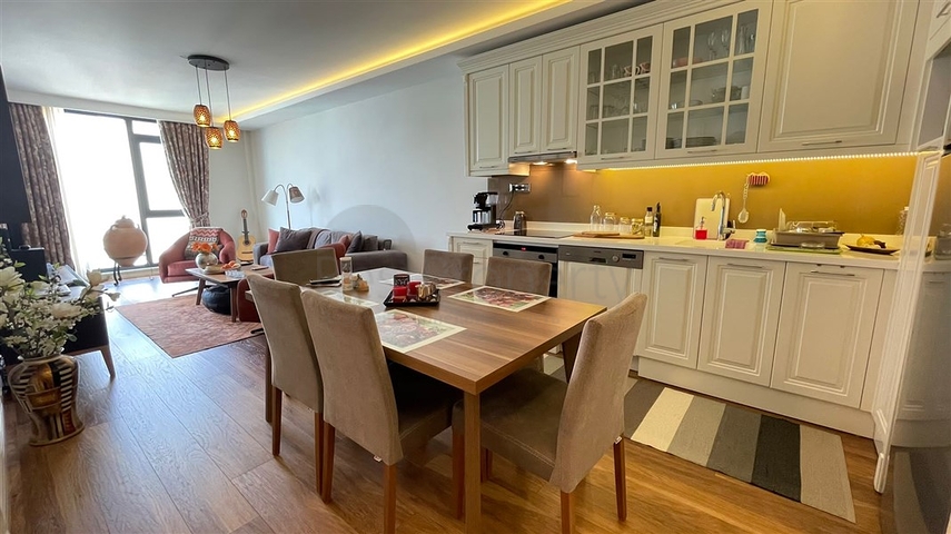 Квартира 1+1 с видом на море в европейском районе Кестель