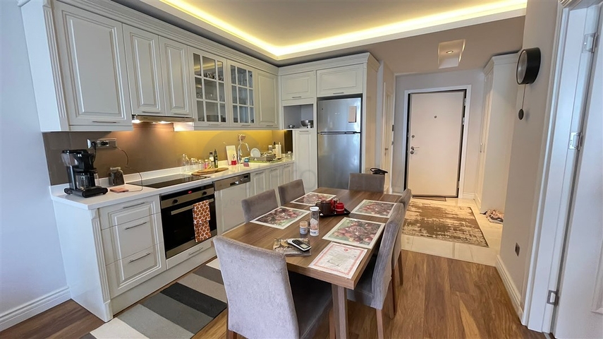 Квартира 1+1 с видом на море в европейском районе Кестель