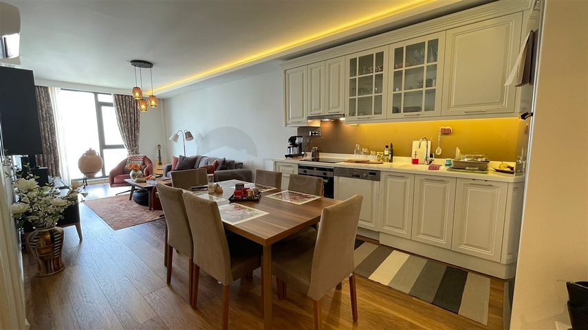 Квартира 1+1 с видом на море в европейском районе Кестель