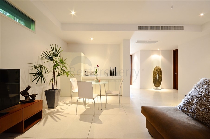 Overlooking Layan 4 Bedroom Villa