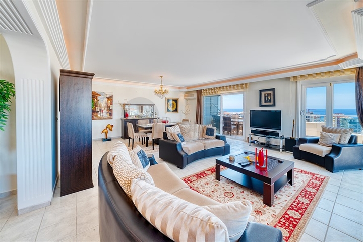 Большой пентхаус 3+1 с потрясающими видовыми характеристиками