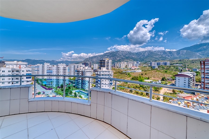 Большой пентхаус 3+1 с потрясающими видовыми характеристиками