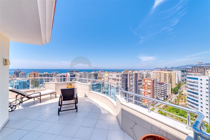 Большой пентхаус 3+1 с потрясающими видовыми характеристиками