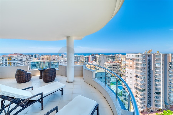 Большой пентхаус 3+1 с потрясающими видовыми характеристиками