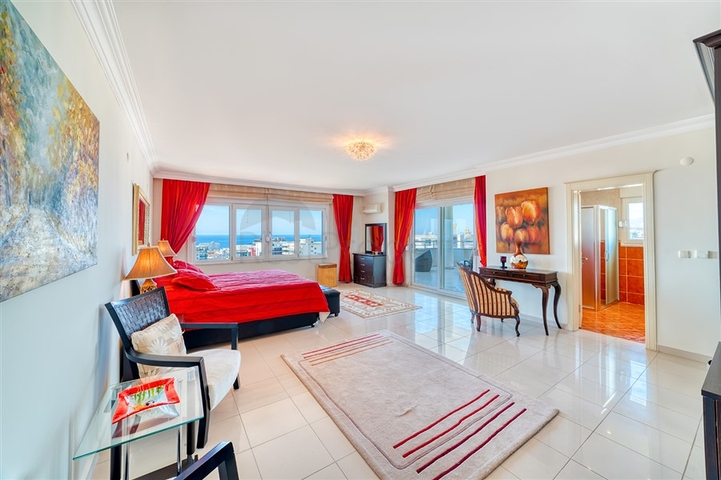 Большой пентхаус 3+1 с потрясающими видовыми характеристиками