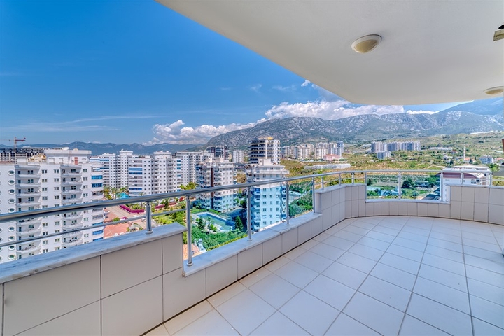 Большой пентхаус 3+1 с потрясающими видовыми характеристиками