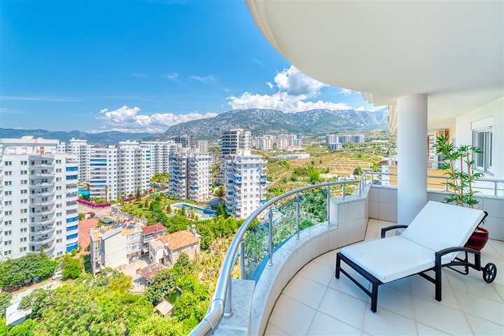 Большой пентхаус 3+1 с потрясающими видовыми характеристиками