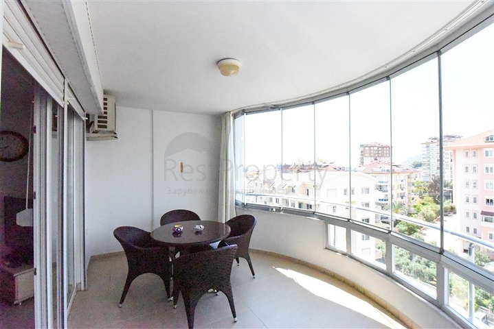 Просторная квартира с видом на море и горы в районе Джикджилли