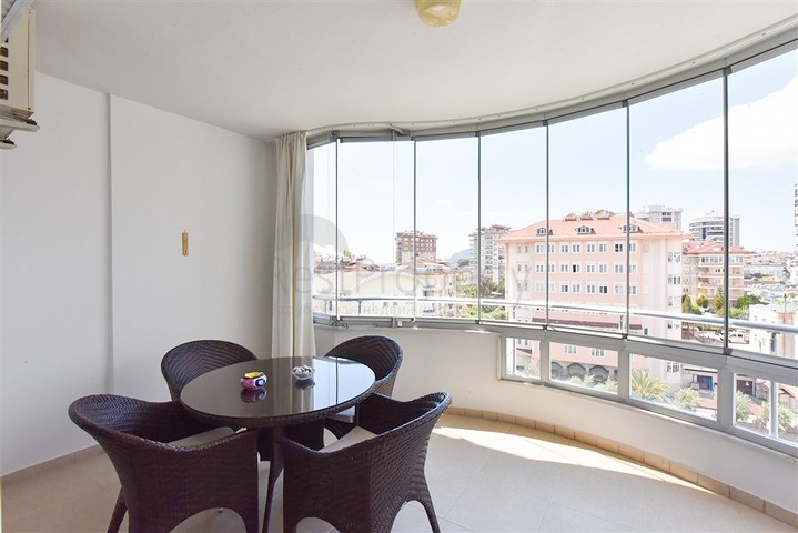 Просторная квартира с видом на море и горы в районе Джикджилли