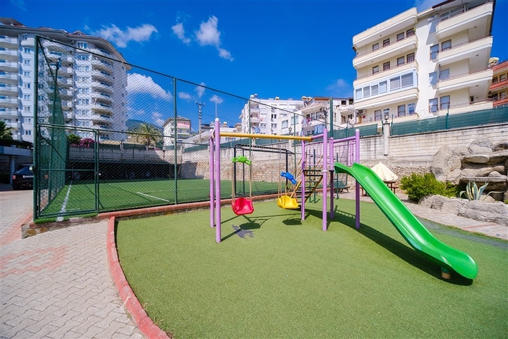 Просторная квартира с видом на море и горы в районе Джикджилли