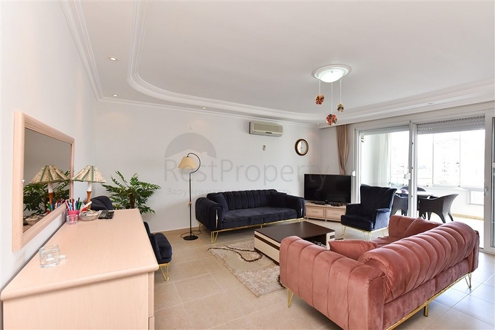 Просторная квартира с видом на море и горы в районе Джикджилли