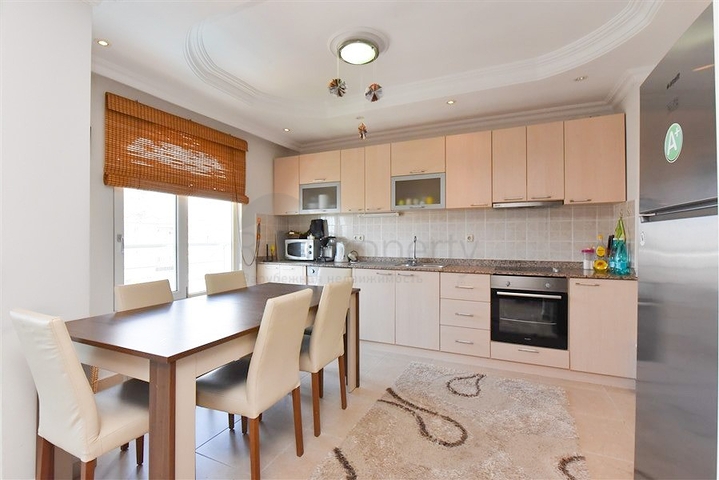 Просторная квартира с видом на море и горы в районе Джикджилли