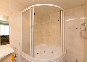 Просторная квартира с видом на море и горы в районе Джикджилли