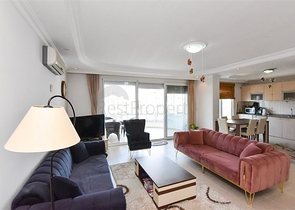 Просторная квартира с видом на море и горы в районе Джикджилли