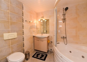 Просторная квартира с видом на море и горы в районе Джикджилли