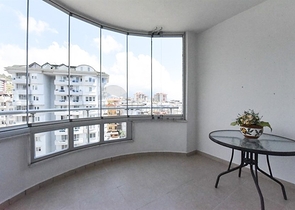 Просторная квартира с видом на море и горы в районе Джикджилли