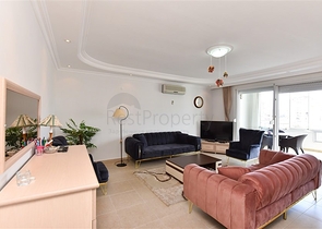 Просторная квартира с видом на море и горы в районе Джикджилли