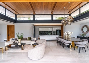 Комплекс роскошных  вилл с бассейном и панорамным видом на холмы Пхукета