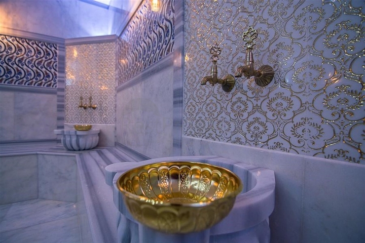 Меблированная квартира 1+1 с видом на море и на горы в районе Махмутлар