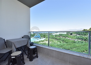 Меблированная квартира 1+1 с видом на море и на горы в районе Махмутлар