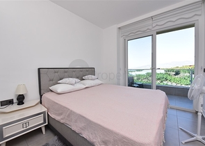 Меблированная квартира 1+1 с видом на море и на горы в районе Махмутлар