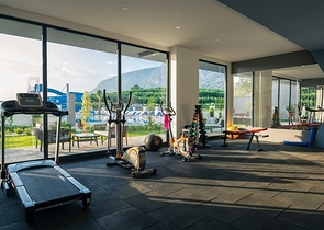 Меблированная квартира 1+1 с видом на море и на горы в районе Махмутлар