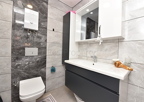 Меблированная квартира 1+1 с видом на море и на горы в районе Махмутлар