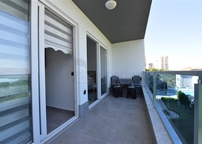 Меблированная квартира 1+1 с видом на море и на горы в районе Махмутлар