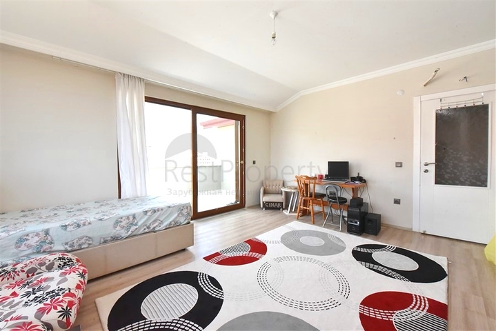 Пентхаус 4+1 с отдельной кухней в районе Оба