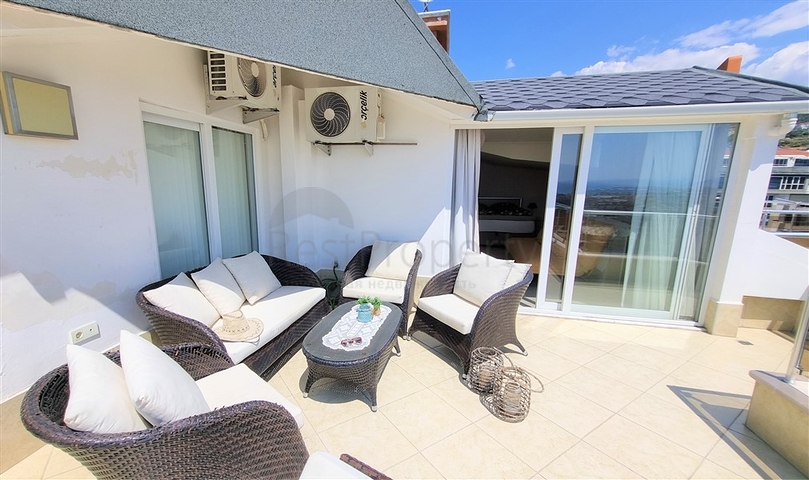 Пентхаус 4+1 в районе Джикджилли с видовыми характеристиками на море