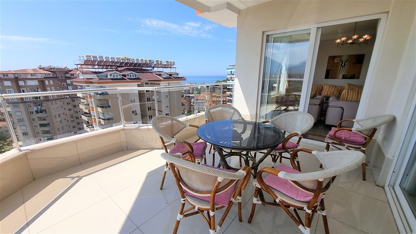 Пентхаус 4+1 в районе Джикджилли с видовыми характеристиками на море