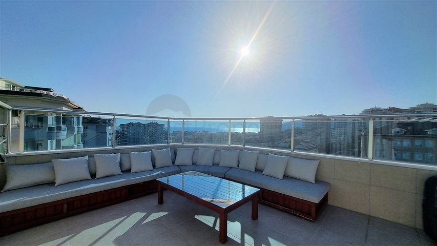 Пентхаус 3+1 с видом на море в районе Джикджилли