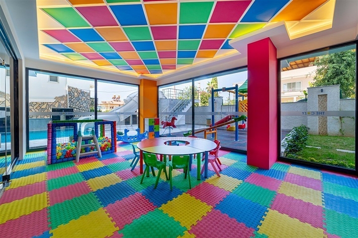 Квартира 2+1 с видом на море в Махмутларе