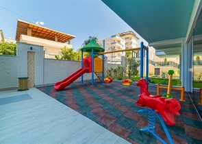 Квартира 2+1 с видом на море в Махмутларе