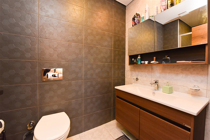 Шикарная квартира 2+1 в популярном комплексе в районе Махмутлар