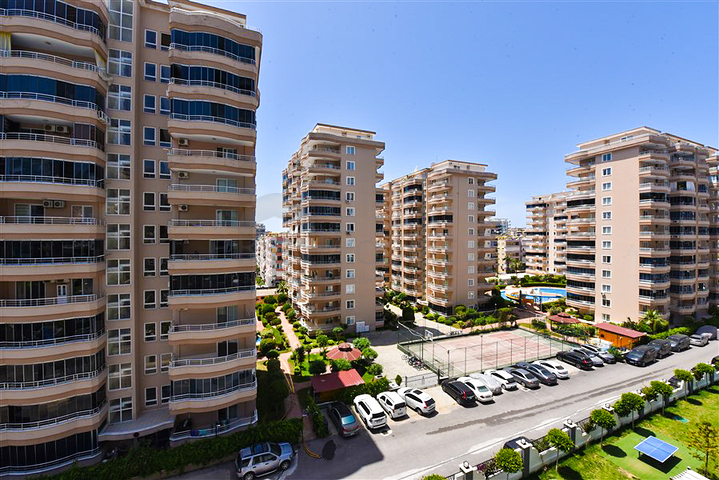 Шикарная квартира 2+1 в популярном комплексе в районе Махмутлар