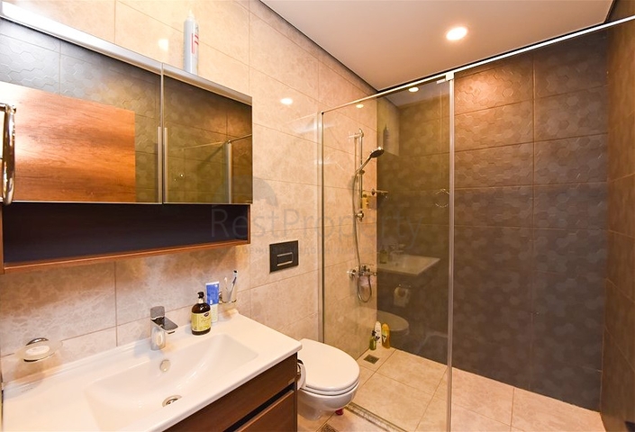 Шикарная квартира 2+1 в популярном комплексе в районе Махмутлар